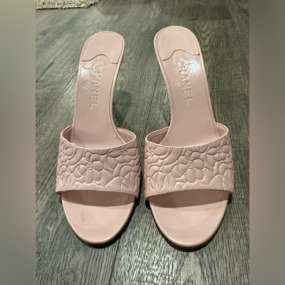 💗Chanel vintage camellia Print Open Toe Heels Pale pink 💗 - Picture 1 of 11